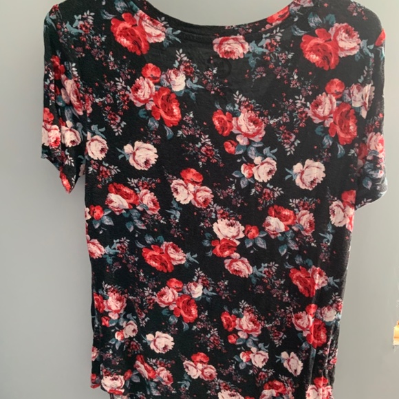 Maurices floral t-shirt - Picture 2 of 3